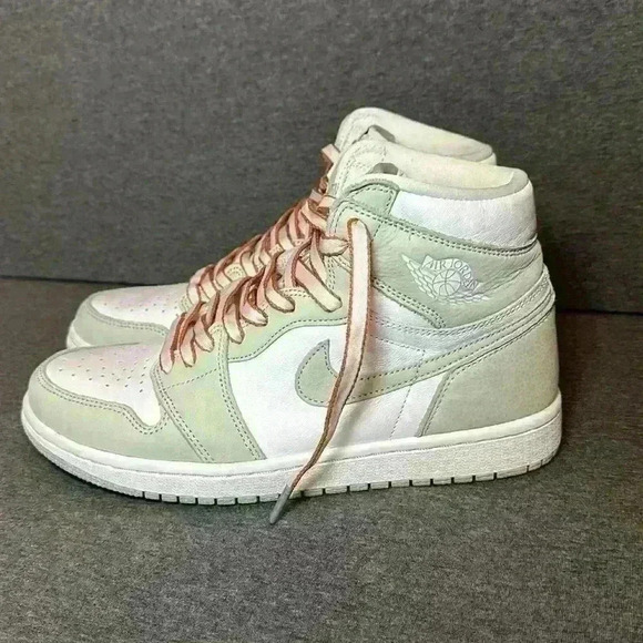 Like new Women’s Air Jordan 1 Retro High OG Seafoam CD0461-002 Women’s Sz 9.5 - Picture 9 of 13